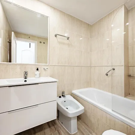 Spacious In Oasis Riviera Apartment Málaga