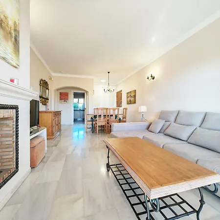 アパート Spacious In Oasis Riviera